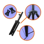 Trípode metálico negro para parlantes, con detalles de ajuste y base reforzada.