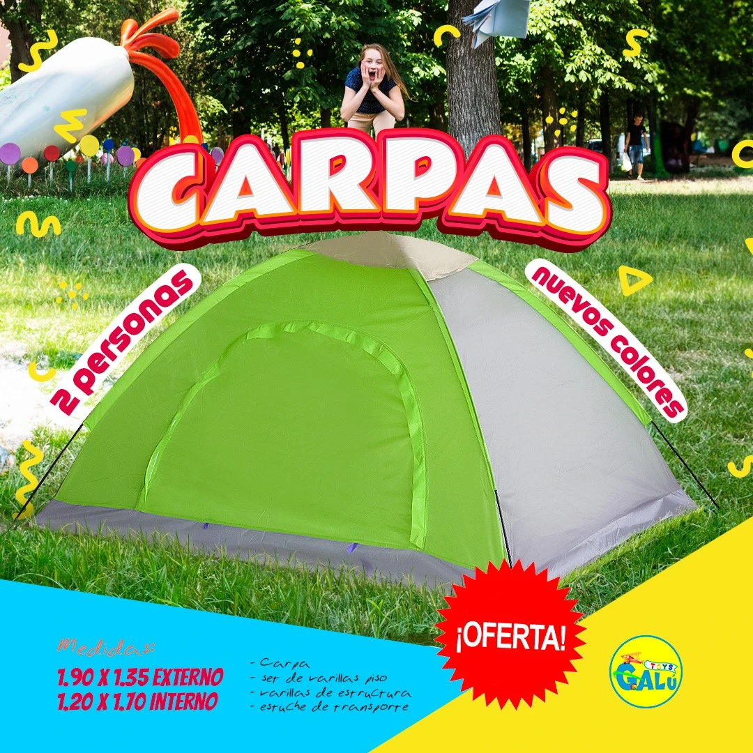 Carpa verde y gris para dos personas, montada en césped con estuche visible. Medidas externas 1,90 x 1,35 metros.