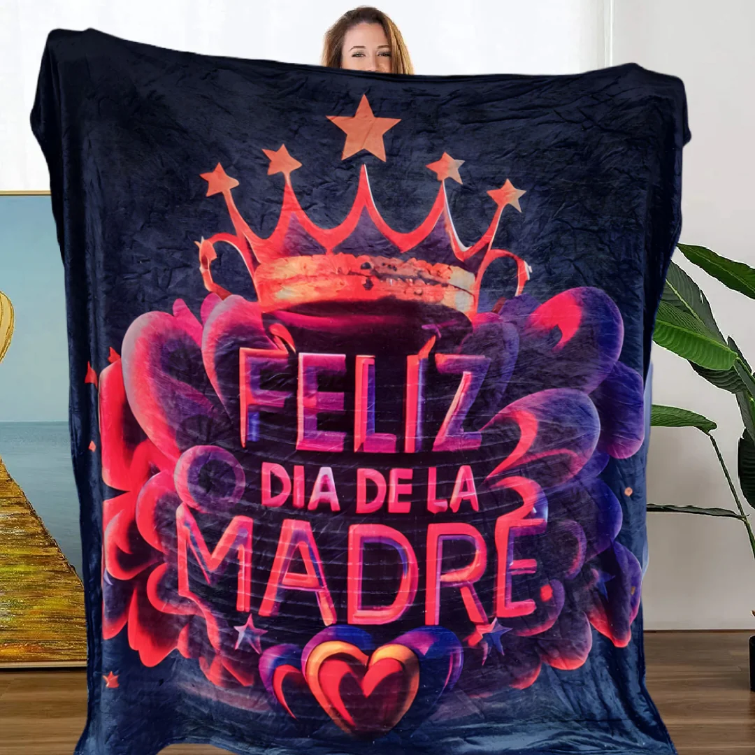 Manta de felpa polar azul oscuro con diseño de corona roja, flores y texto Feliz Día de la Madre en tonos rosados y morados.
