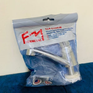 Llave monocontrol para lavamanos Fermetal, cromada, de plástico, con diseño perfecto para uso diario y fácil instalación.