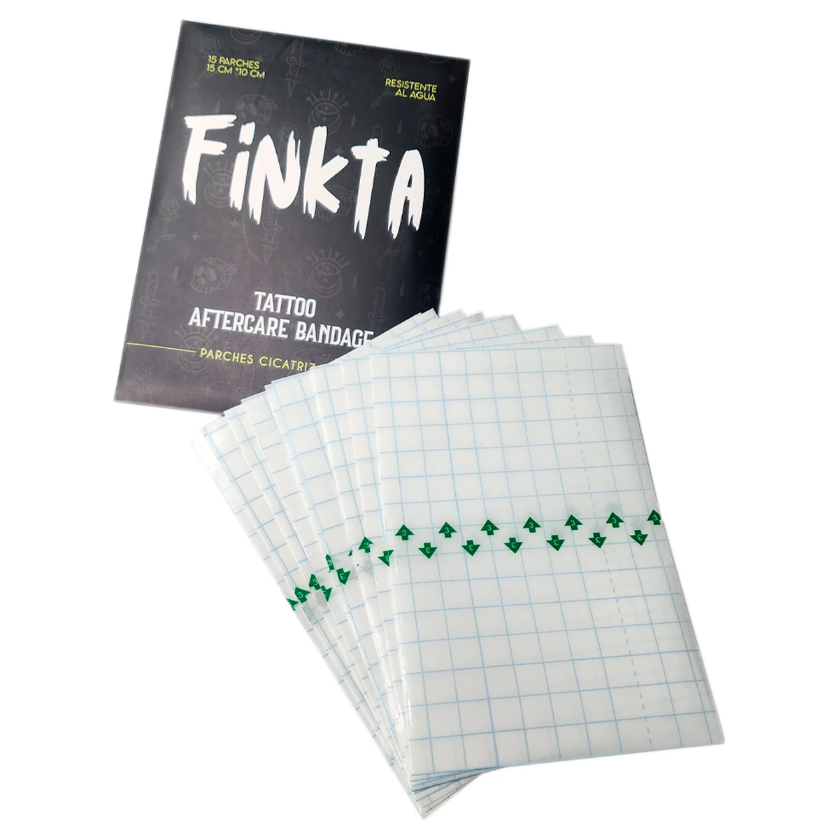 Paquete de 15 parches cicatrizantes Finkta para tatuaje. Se observan parches transparentes con cuadrícula azul y puntos adhesivos verdes en el centro.