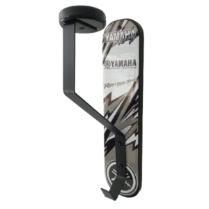 Portacasco mural Yamaha Racing de un puesto. Soporte negro con diseño en la parte trasera para colgar cascos de motocicleta en la pared.