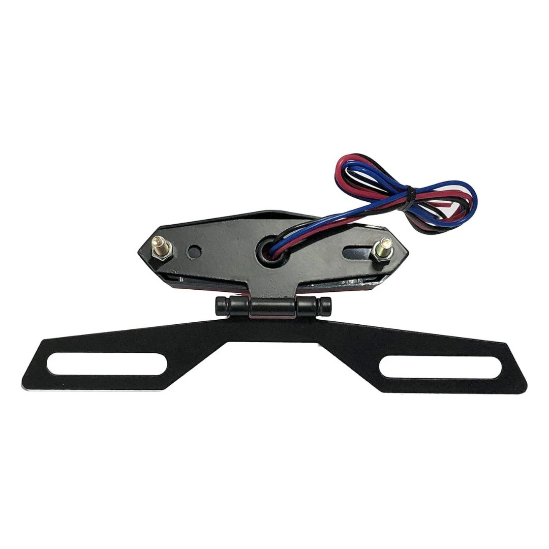 Porta placa negro para moto con luz LED roja de freno, incluye cables de conexión.