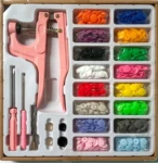 Kit de broches a presión con 16 colores y herramienta - Cierra prendas sin costura en segundos - Imagen 2