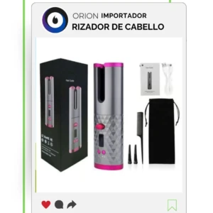 Rizador de cabello automático inalámbrico plateado con detalles fucsia, incluye caja, peinilla y bolsa.