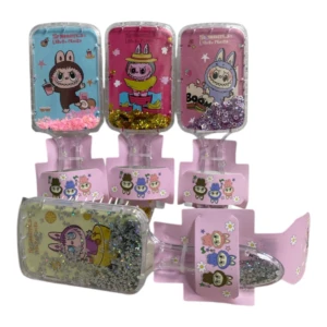 Set x2 cepillos desenredantes Labubu con brillos, uno azul y otro rosa, para peinar con magia.