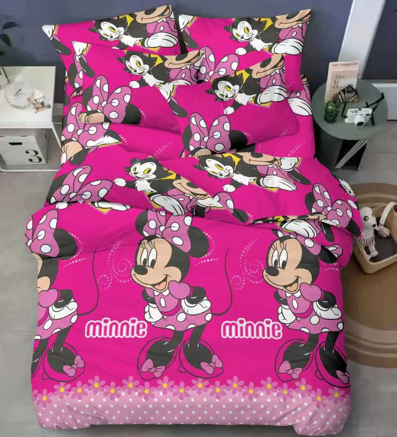 Juego de sábanas infantiles rosadas con estampado de Minnie Mouse y Figaro, suave y transpirable.