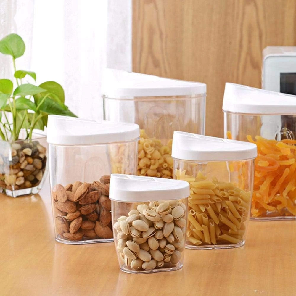 Set x5 recipientes transparentes con tapa blanca, ideales para organizar alimentos como pasta, almendras y pistachos.