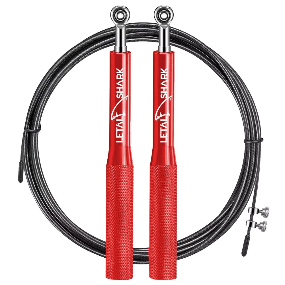 Cuerda de saltar profesional roja con mangos metálicos Letal Shark y cable de acero ajustable.