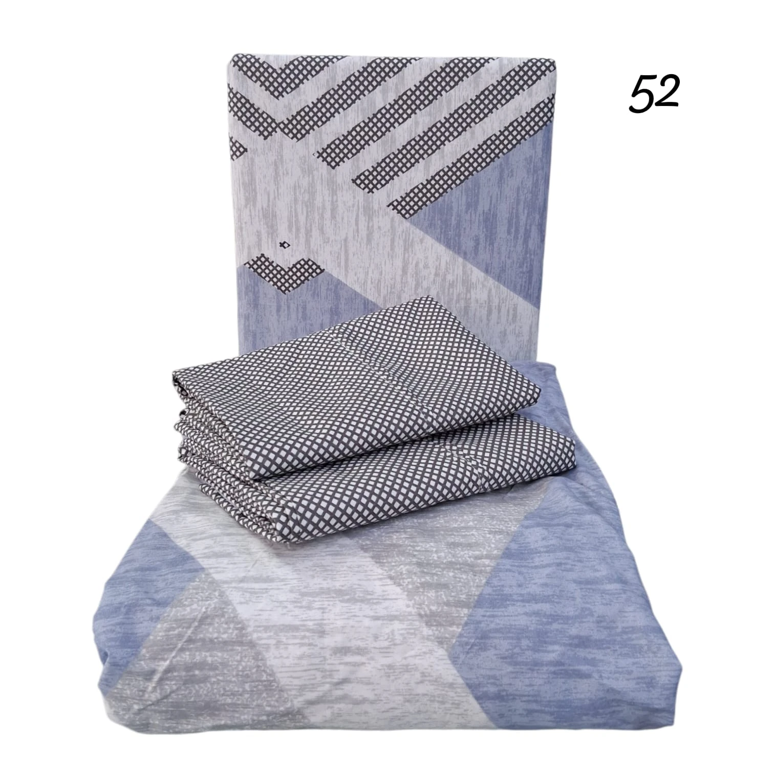 Set de tres sábanas microfibra con estampado geométrico en tonos azules y grises, mostrando funda de almohada y dos sábanas dobladas sobre base.