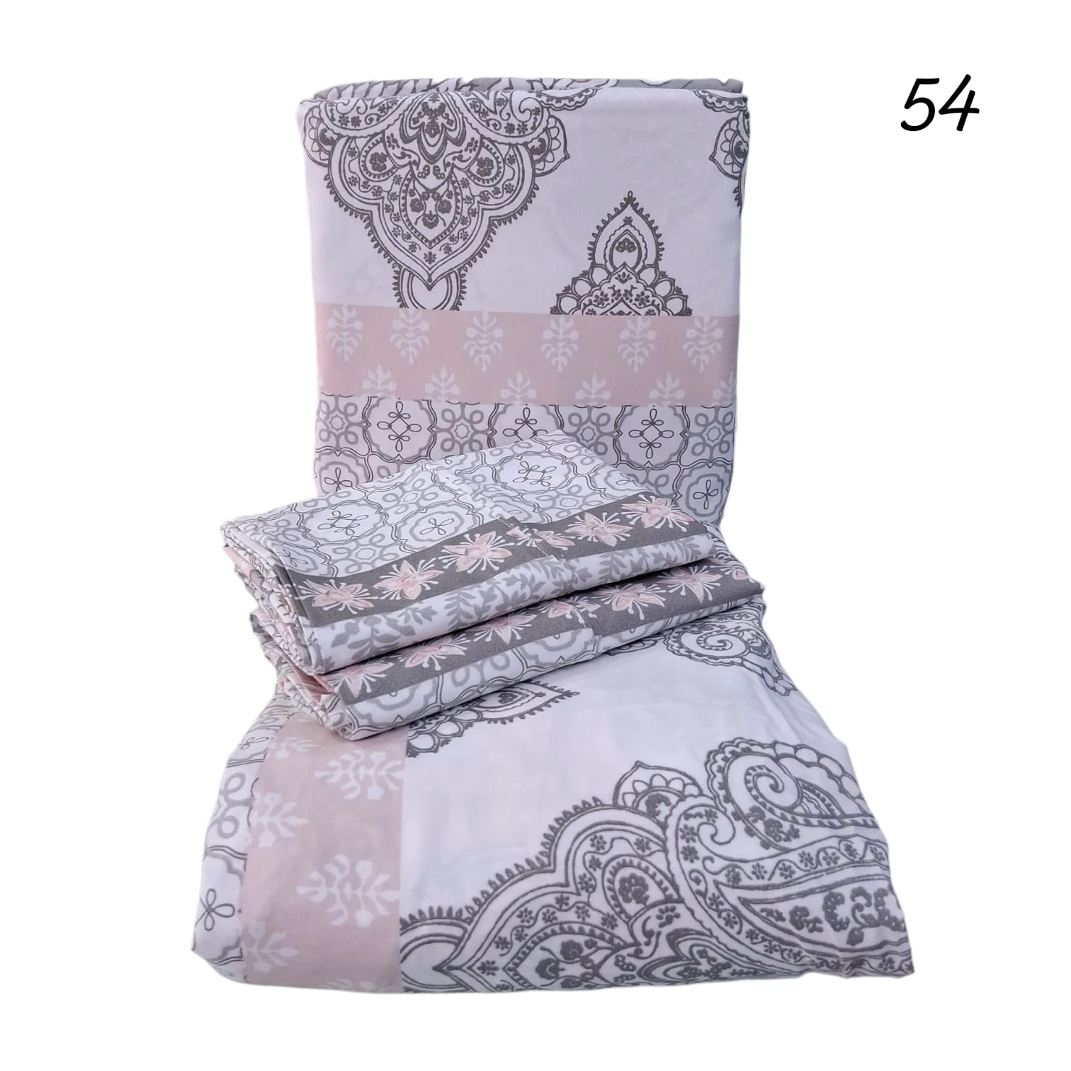 Set de sábanas microfibra con estampado geométrico en tonos gris, blanco y rosa pálido, mostrando funda de edredón, almohada y sábana bajera dobladas.