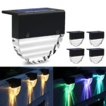 Cuatro luces solares LED RGB XF-5013 con panel superior y lente prismática, mostrando vista frontal y efecto de proyección multicolor en exteriores nocturnos.