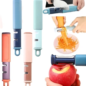 Set de 3 afiladores y peladores de verduras multifuncionales en colores azul, verde y coral, con cuchillas visibles para uso en cocina.
