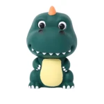 Alcancia verde de dinosaurio con detalles amarillos y naranja, diseño irrompible para niños.