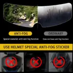 Película antiniebla para casco, comparación entre versión con función antiniebla y ordinaria, mostrando visibilidad clara frente a empañamiento. Incluye tres cascos con símbolo de prohibición sobre visor empañado.