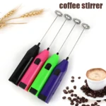 Batidoras portátiles eléctricas en 4 colores: negro, fucsia, verde y morado, ideales para espumar café.