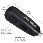 Candado de manillar negro con medidas visibles: 5.90 pulgadas de largo, 1.77 pulgadas de ancho y 0.98 a 1.50 pulgadas de grosor. Incluye logotipo cAps-Lock y dimensiones en centímetros.