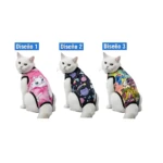 Tres fajas quirúrgicas para gatos en diseños distintos: rosa con gato, azul con lunas y estrellas, y multicolor con patrones vibrantes. Cada una con cierre trasero y ajuste ergonómico.