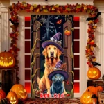 Funda decorativa para puerta de Halloween con diseño de perro y gato en trajes de bruja, calabazas brillantes y arañas, ideal para entrada de casa.