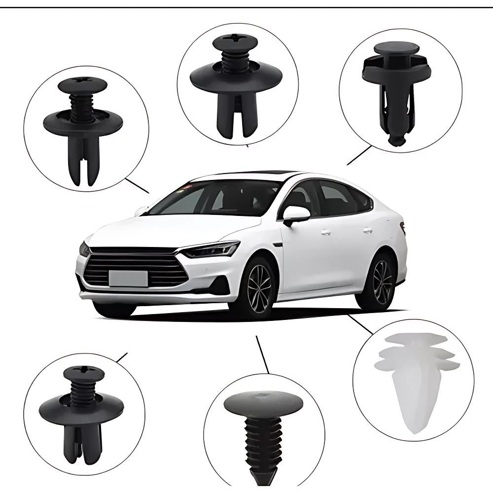 Kit de pines plásticos negros para carrocería automotriz, mostrando vistas detalladas del mecanismo de sujeción y aplicación en vehículo blanco.