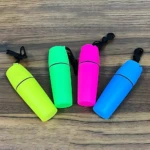 Set x2 monederos y bolsa celular impermeables, colores neón, para proteger pertenencias del agua y arena.