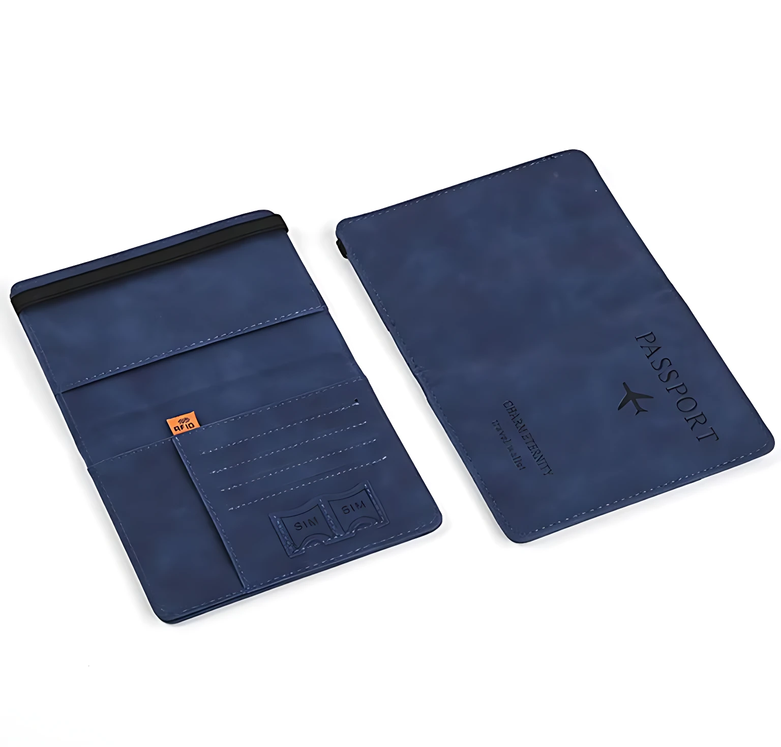 Protector pasaporte azul marino de cuero sintético, mostrando interior con ranuras para tarjetas y exterior con grabado de avión y texto.