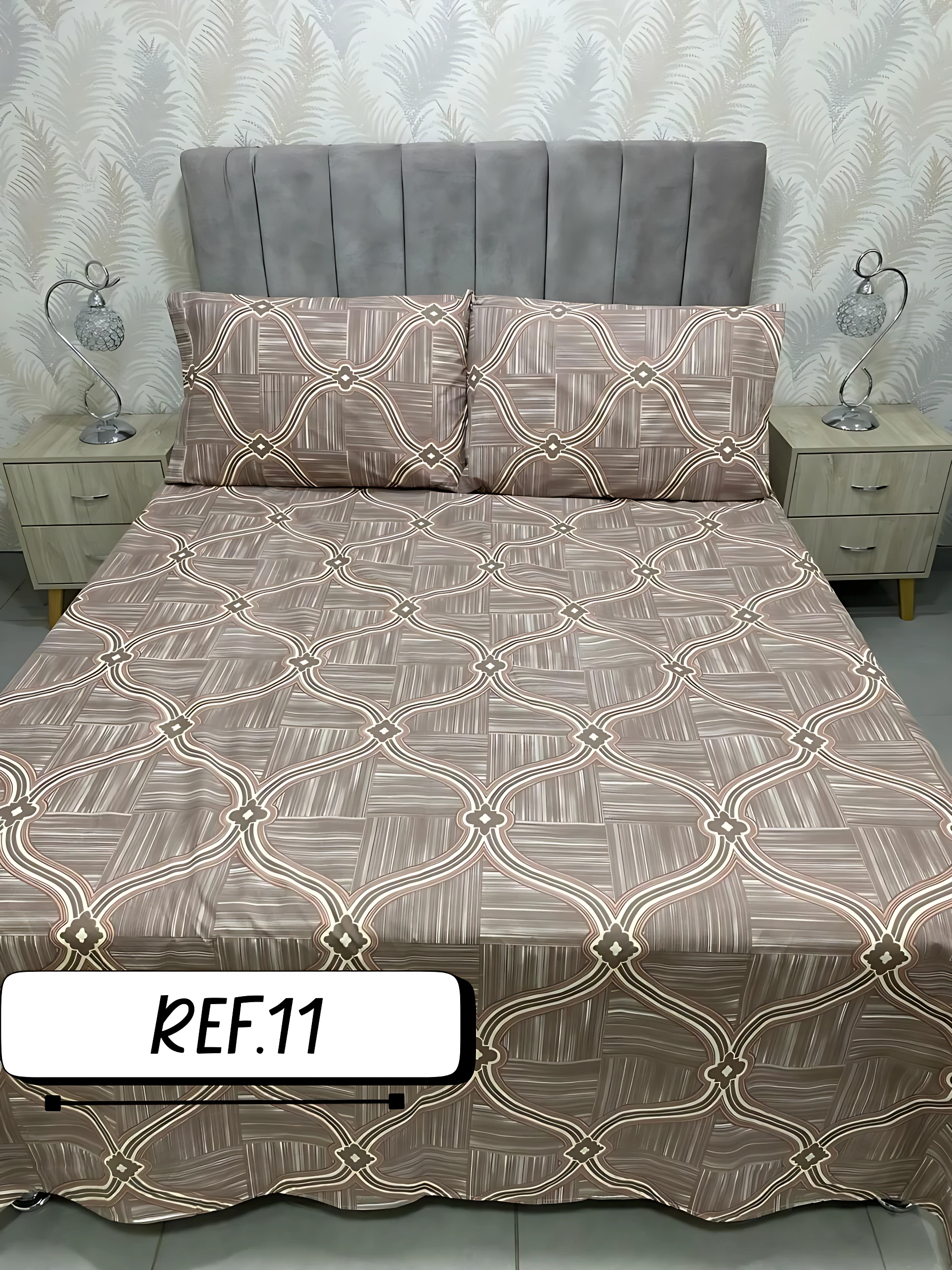 Sábanas cama doble Dantex 800 hilos con estampado geométrico en tonos tierra y beige.