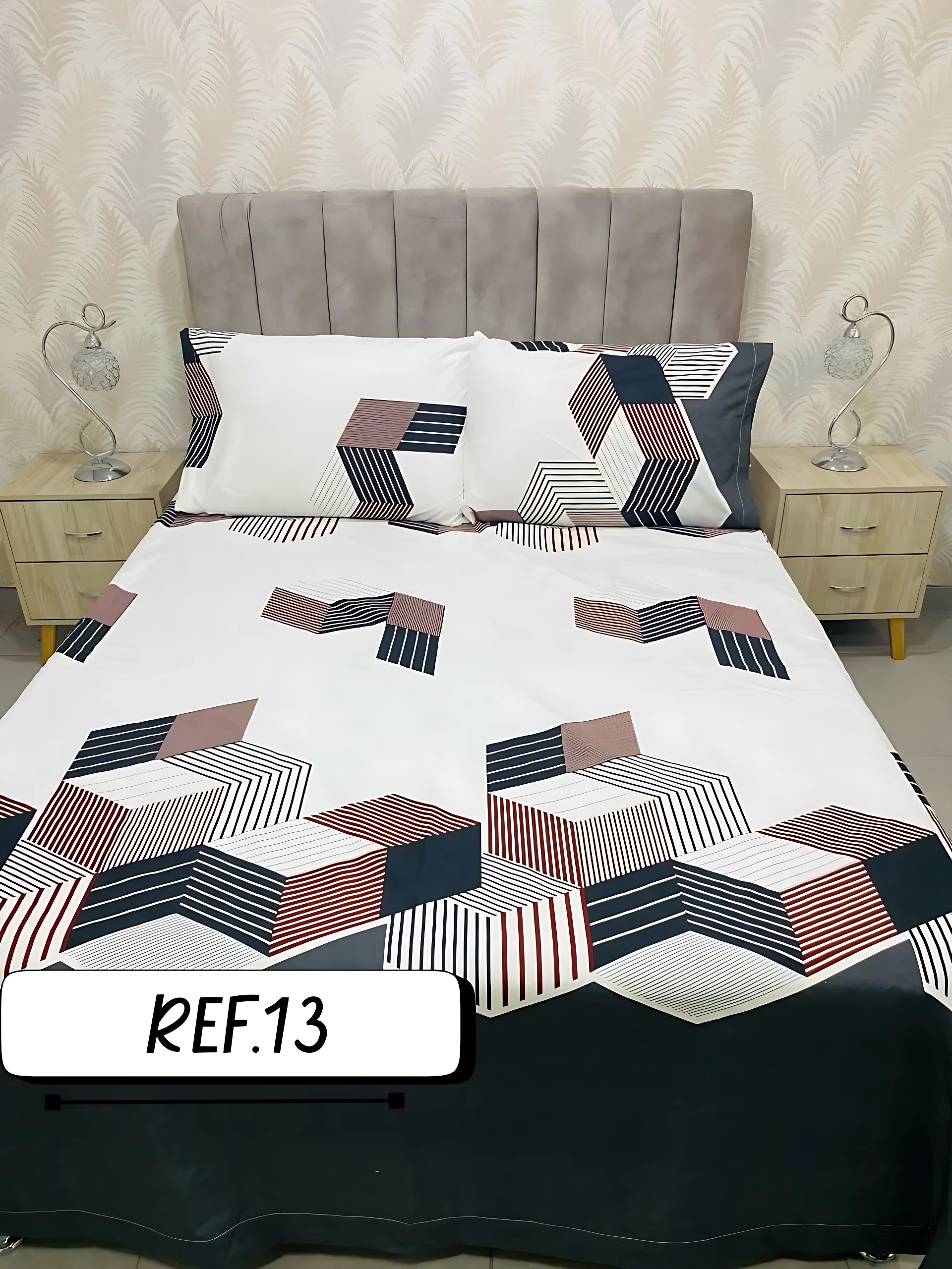 Sábanas Cama Doble Dantex 800 Hilos con diseño geométrico abstracto en tonos blanco, negro, rojo y marrón.