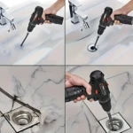 Cuatro paneles muestran uso de sonda eléctrica negra para desatascar desagües en lavamanos y bañera, con cable flexible y mango ergonómico.