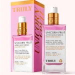 Sérum post-afeitado Truly Unicorn Fruit en envase rosa y dorado, 90 ml.