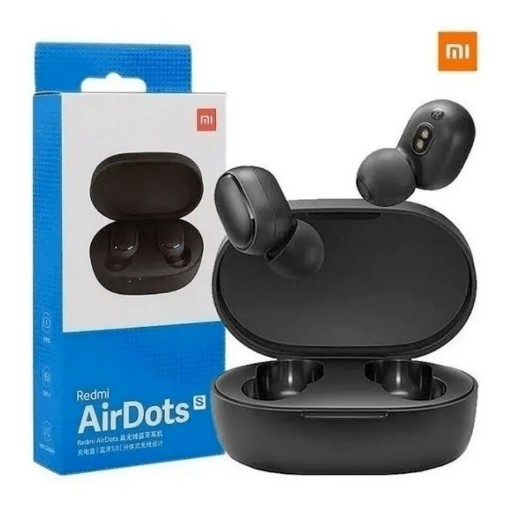 Auriculares inalámbricos Xiaomi Redmi Buds 4 en color negro mate, mostrando el estuche de carga cerrado con el logotipo visible en la parte frontal.