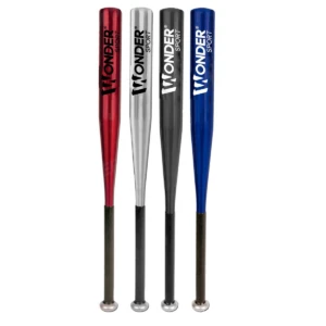 Cuatro bates de béisbol Wonder Sport de 29 pulgadas en colores rojo, plateado, negro y azul, con mango negro y punta metálica, dispuestos verticalmente sobre fondo blanco.