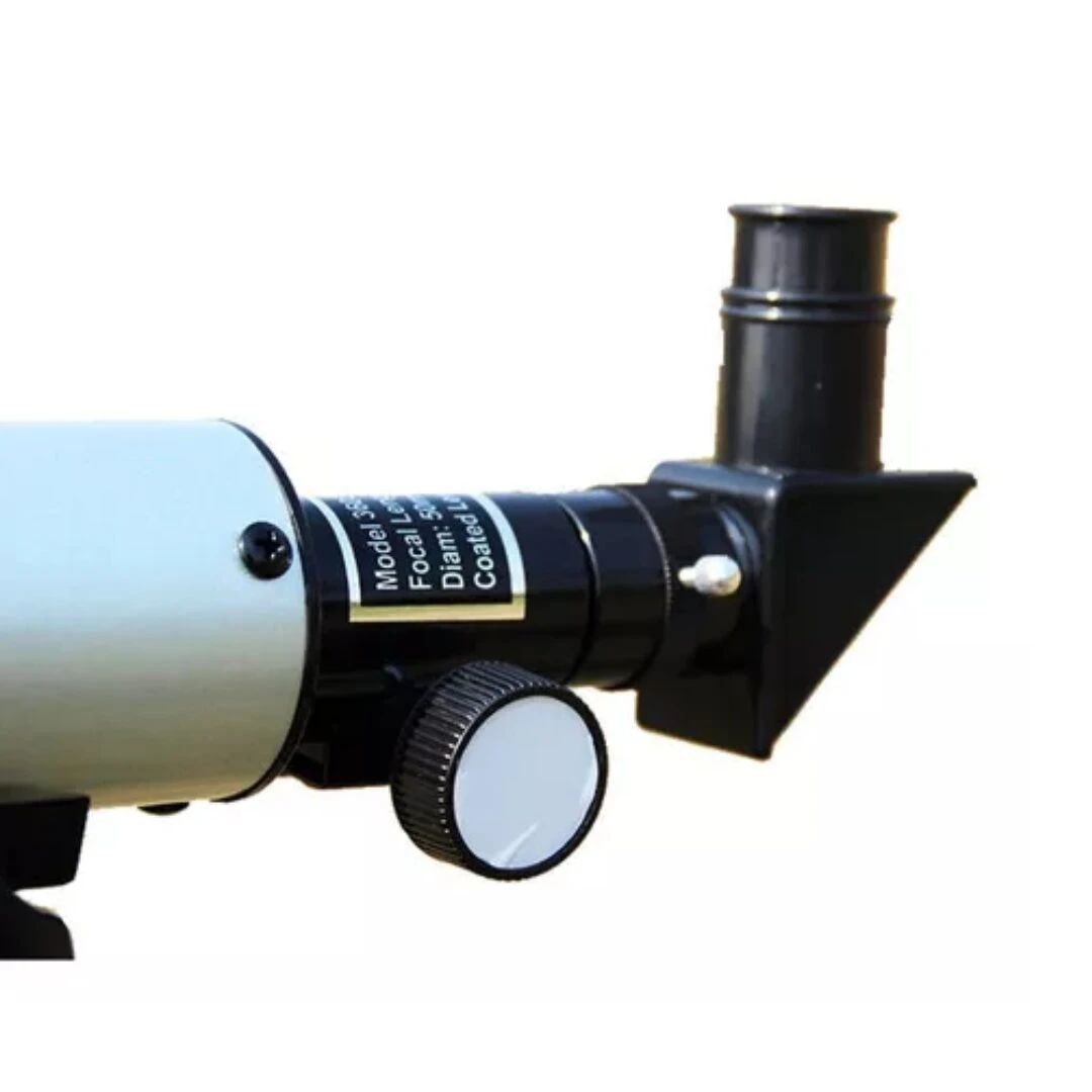 Telescopio refractor de 50mm en color blanco con oculares negros y ajuste de enfoque lateral, diseñado para observación lunar y planetaria.