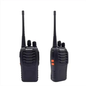 Dos walkie talkie Baofeng X2 en color negro, con antena vertical y botones naranjas visibles, mostrando la parte frontal del dispositivo.