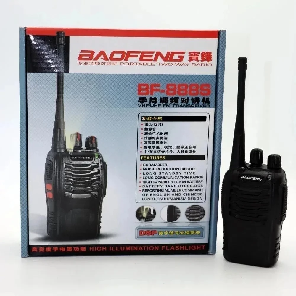 Walkie talkie Baofeng BF-888S negro con antena, luz frontal y panel de botones laterales, junto a su caja de presentación.