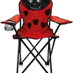 Silla camping plegable para niños, diseño de mariquita roja con corazones negros, estructura de acero, asientos acolchados y reposabrazos con bolsillo lateral.