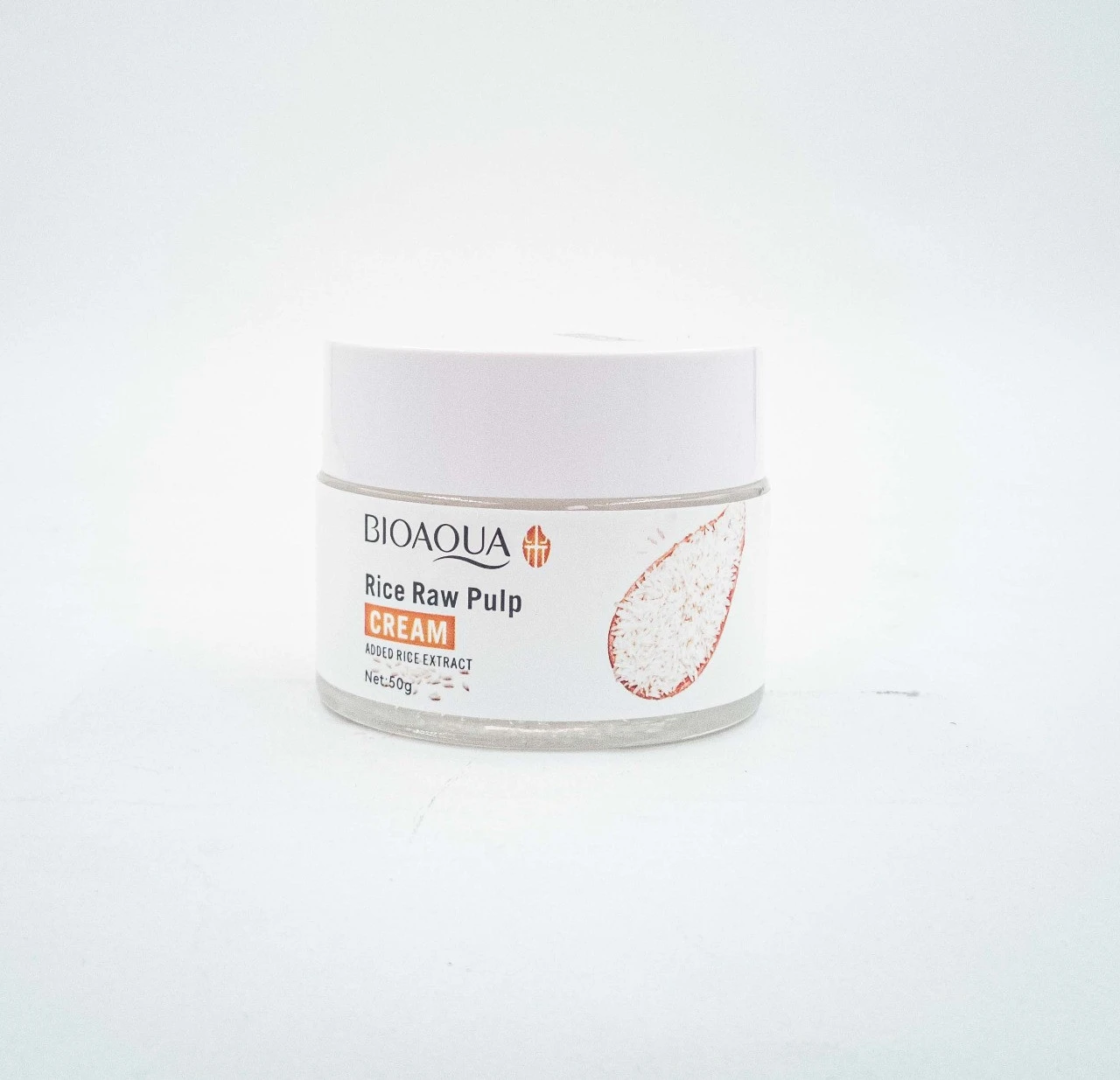 Jarrón de crema hidratante Bioaqua Arroz, presentación de 50g, con etiqueta blanca y detalles en rojo.