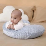 Cojín ergonómico de lactancia con diseño dona - Reduce fatiga muscular y facilita posiciones seguras para bebé - Imagen 6