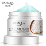 Tubo de exfoliante de arroz Bioaqua con textura azul claro y gránulos visibles, sobre base blanca.