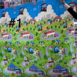 Tapete plegable infantil con diseño de ciudad y trenes, variante #1, ideal para gateo y protección de bebés.
