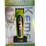 Afeitadora eléctrica recargable Kemei en color verde lima con pantalla LCD, base de carga y ajuste de longitud para barba y bigote.