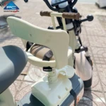 Silla infantil delantera para scooter con arnés ajustable - Viaja seguro manteniendo control visual directo - Imagen 6