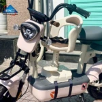Silla infantil delantera para scooter con arnés ajustable - Viaja seguro manteniendo control visual directo - Imagen 8