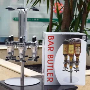 Dispensador de licores metálico cromado para cuatro botellas, con sistema de dosificación y base circular, junto a su caja de presentación.