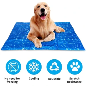 Tapete de gel frío azul con patrón de agua, sobre el que descansa un perro golden retriever. Incluye iconos que indican no requiere congelación, enfriamiento, reutilizable y resistencia a arañazos.