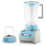 Licuadora multifuncional de 600W en color azul claro con jarra de vidrio y accesorio para vaso, sobre fondo blanco.