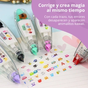 Cuatro correctores de error transparentes con tapas de colores y figuritas 3D kawaii, sobre papel rayado con stickers dispersos.