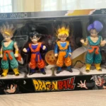 Pack de cuatro figuras de Dragon Ball Z: Goten, Trunks, Goku y Krillin en sus versiones Super Saiyan, presentadas en caja transparente con logotipo oficial.