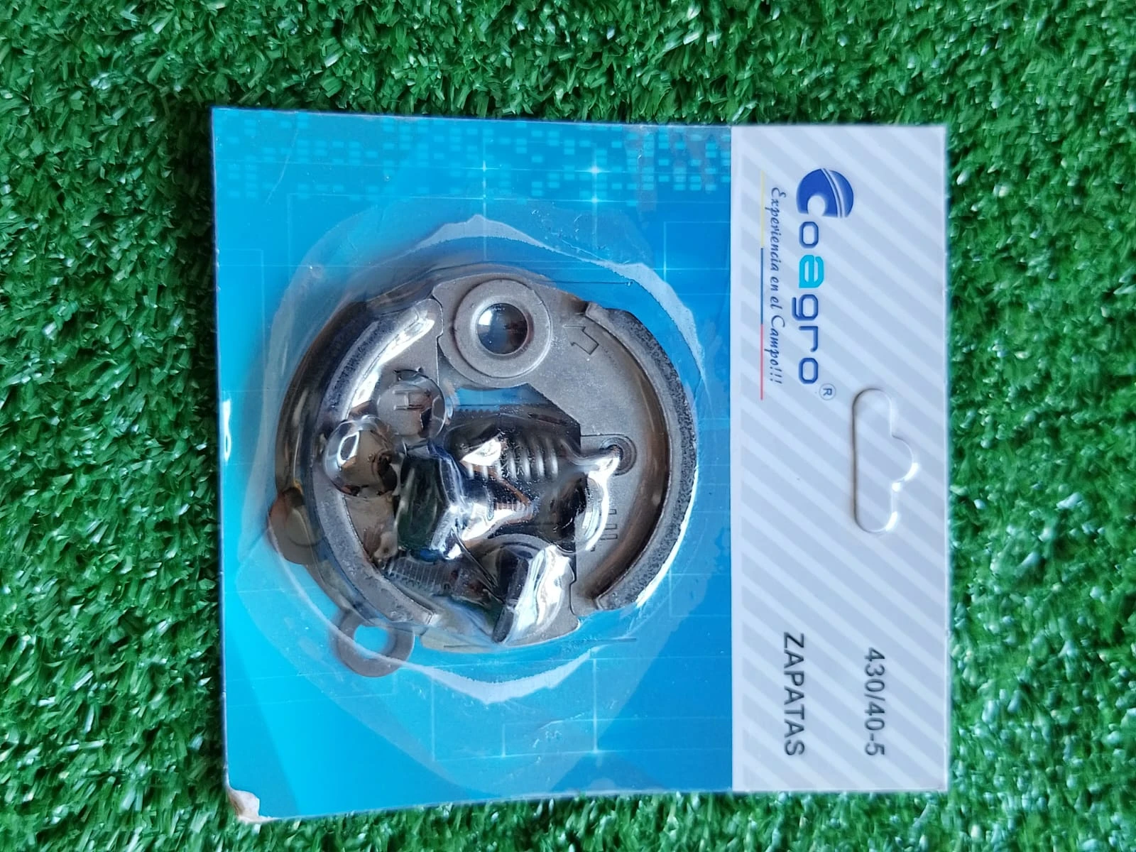 Zapatas de embrague metálicas para bicicleta, modelo 430/40-5, presentadas en empaque azul con marca Coagro.
