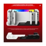 Base de carga para Nintendo Switch OLED con soporte para cuatro mandos Joy-Con, en blanco y negro, con indicadores LED visibles.